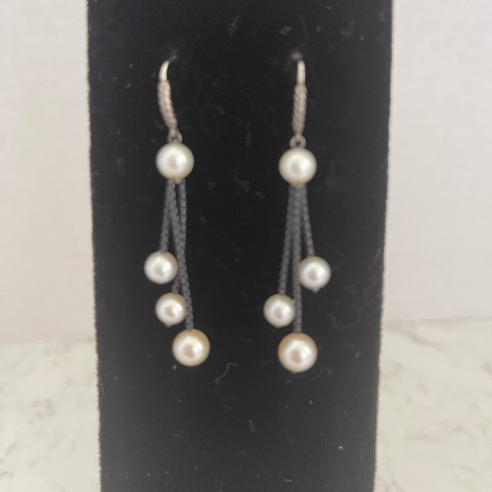 Authentic David Yurman Pearl drop earrings